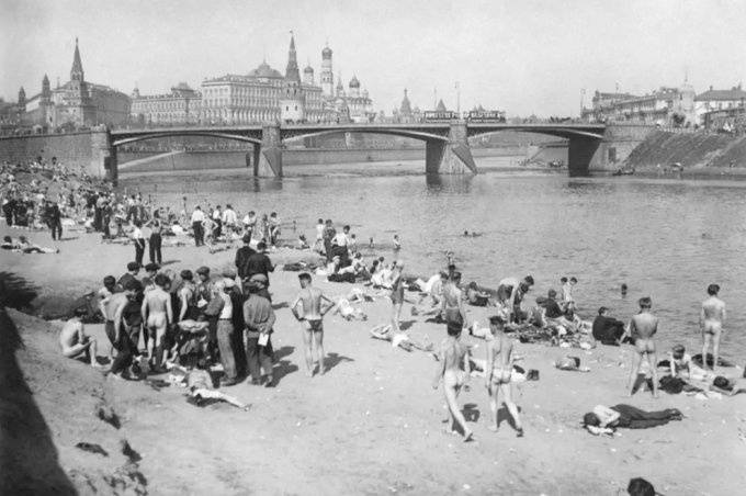 Москва 1920е годы. Нудистский пляж